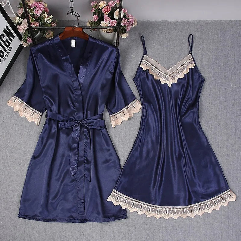 Peignoir vintage en satin et dentelle pour femme