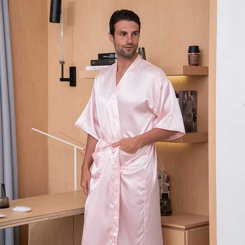 Peignoir élégant en soie pour homme manches courtes