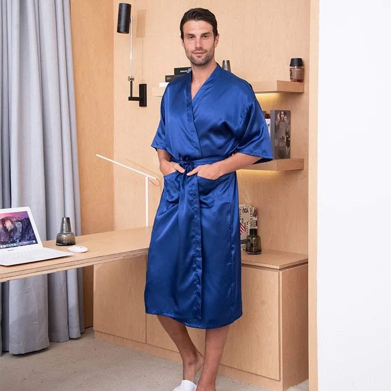 Peignoir élégant en soie pour homme manches courtes