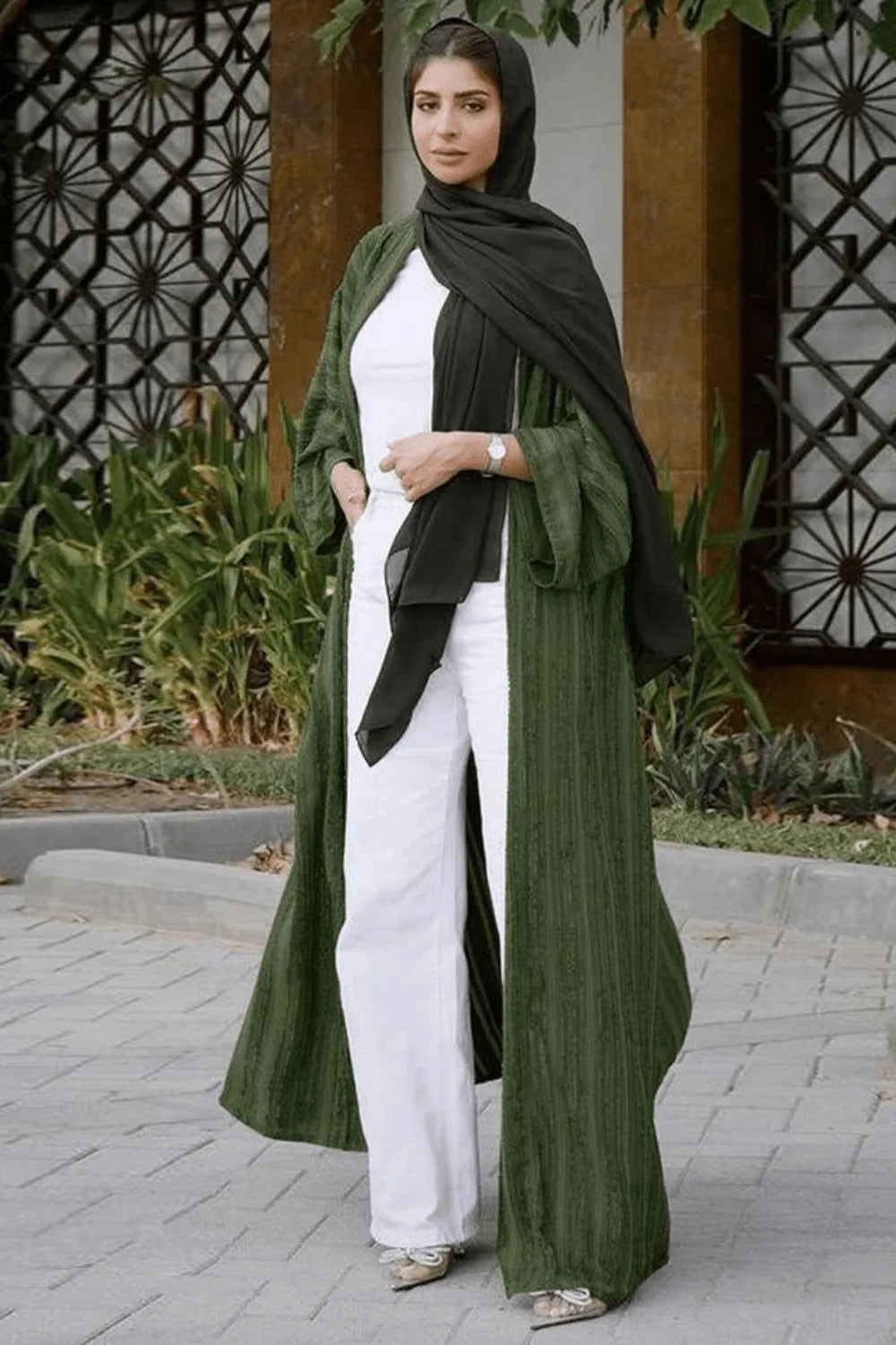 Kimono élégant style abaya pour femme moderne Peignoir et bain