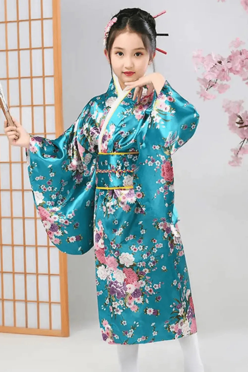 Kimono fleuri élégant pour fillette