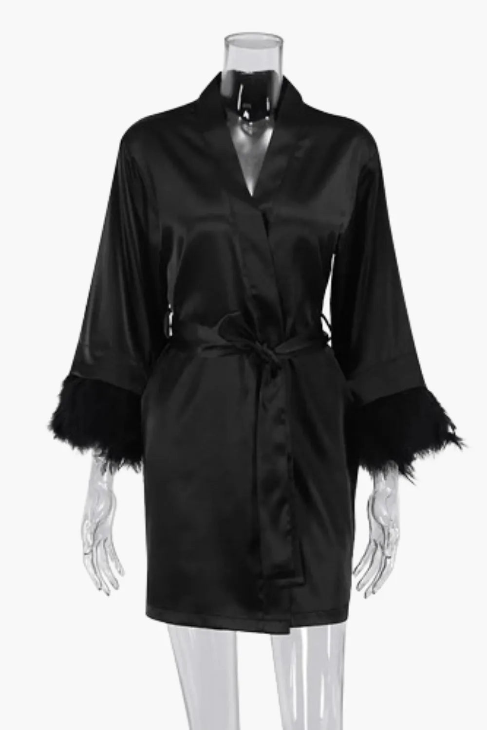 Kimono élégant à plumes pour soirées douillettes