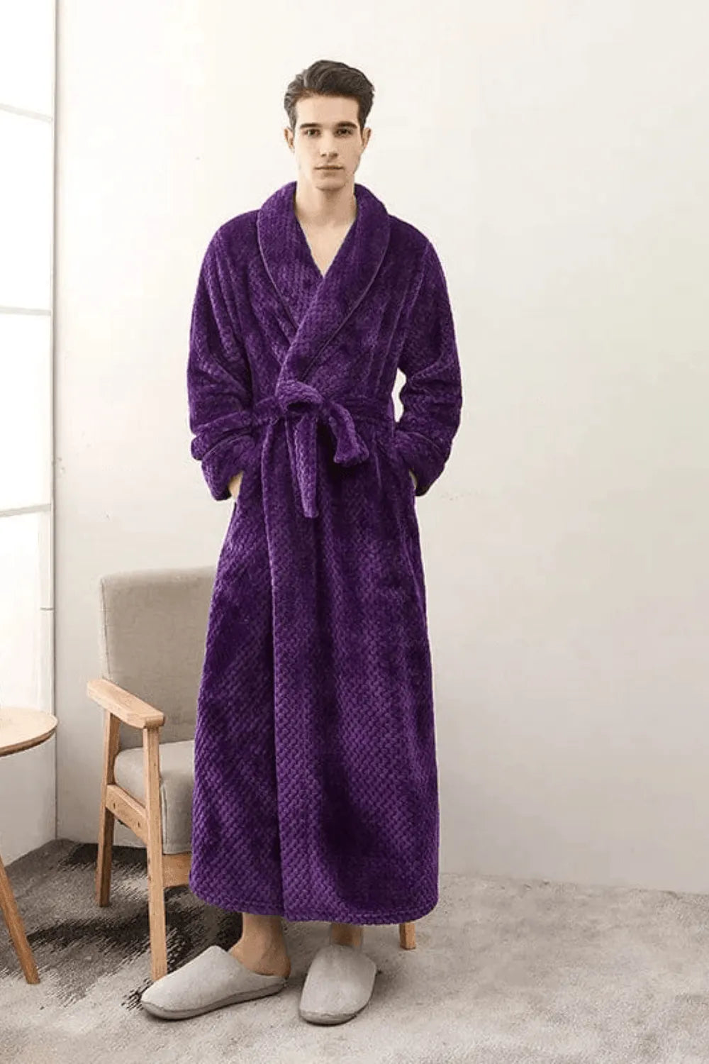 Peignoir blanc élégant pour homme spa et détente