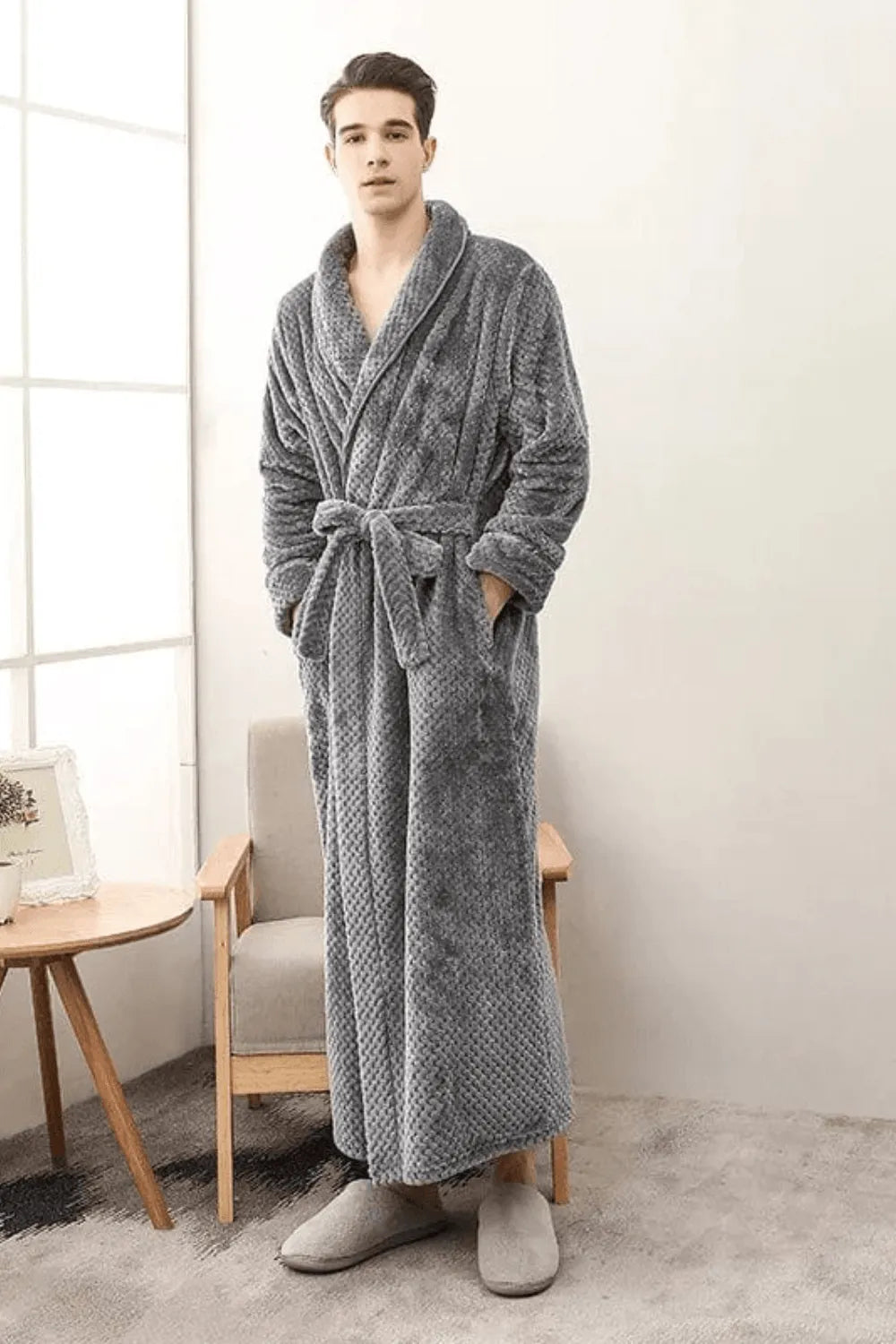 Peignoir blanc élégant pour homme spa et détente