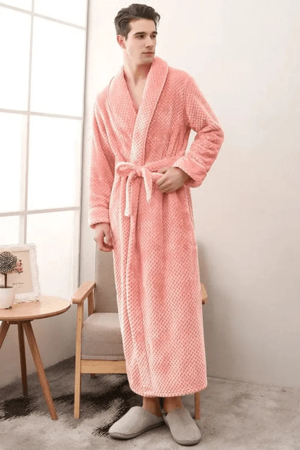 Peignoir blanc élégant pour homme spa et détente