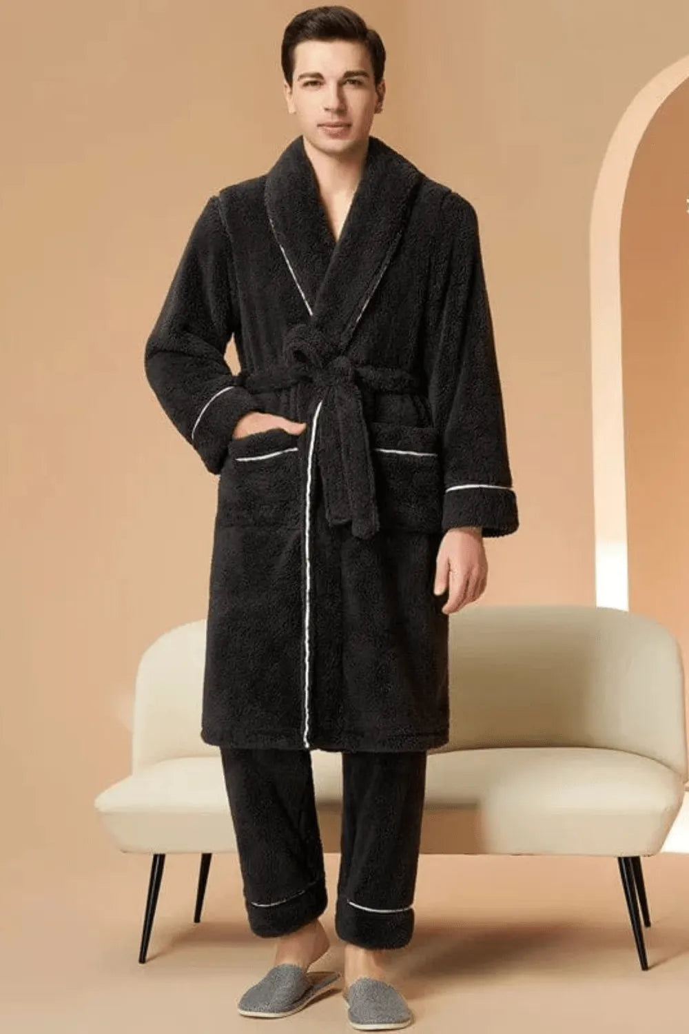 Peignoir noir élégant pour détente homme