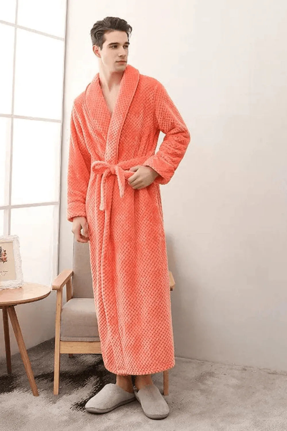 Peignoir élégant pour homme ambiance détente maison