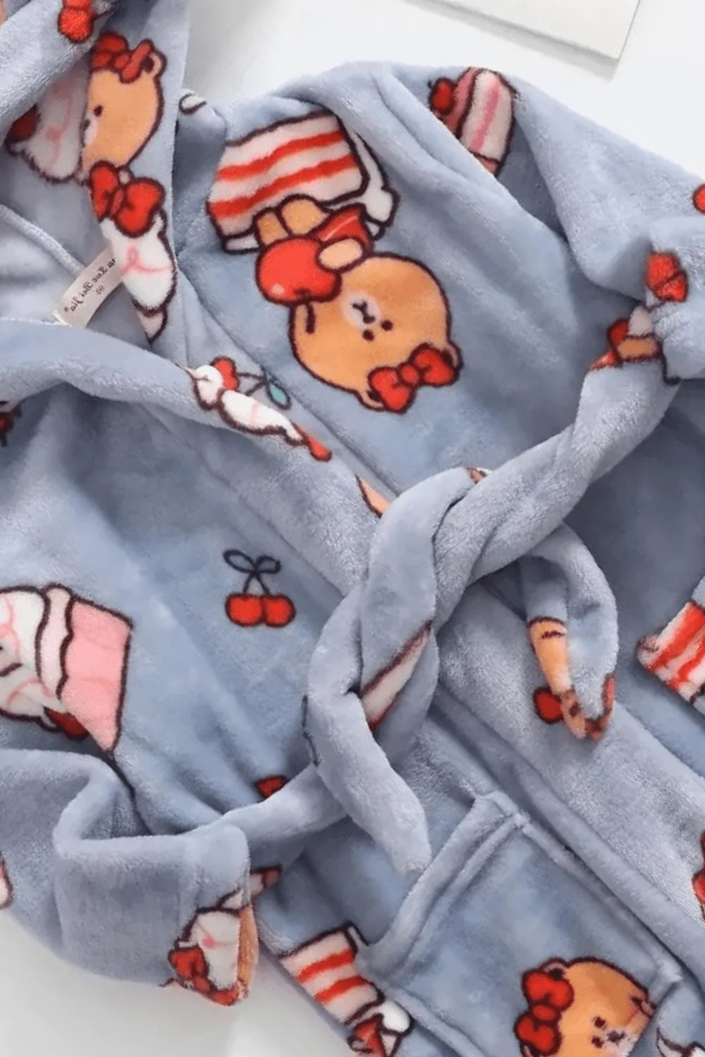 Peignoir enfant coloré après-douche ambiance ludique