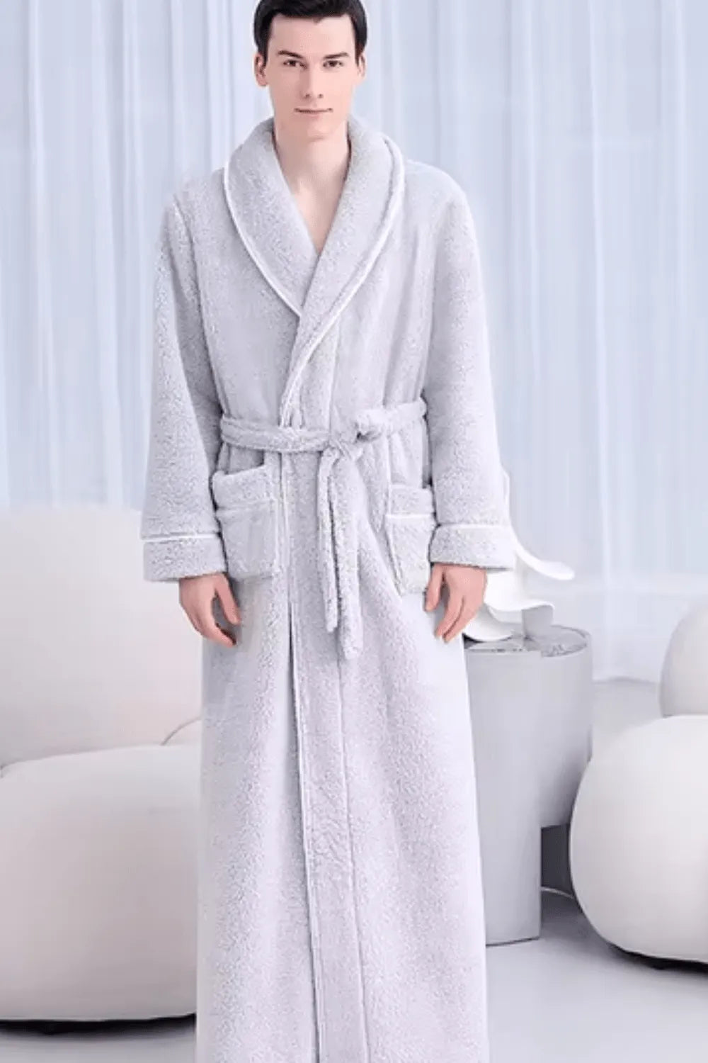 Peignoir élégant à capuche pour après-douche