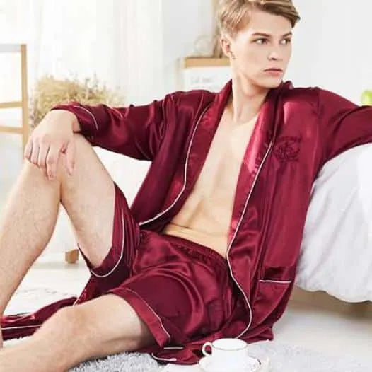 Peignoir élégant en satin pour homme allure sexy s Peignoir et bain