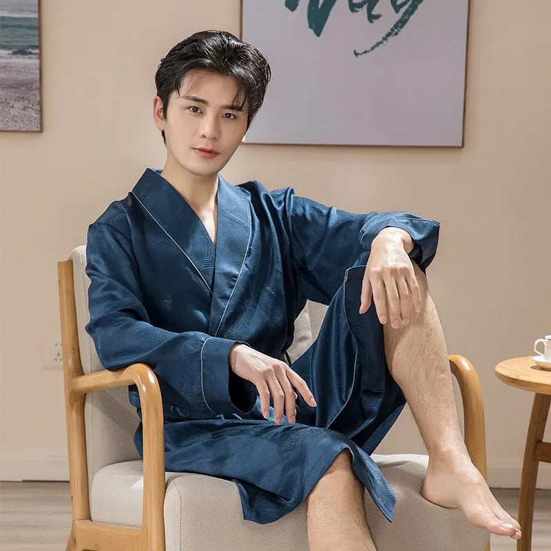 Peignoir élégant en satin pour homme chic et confort s Peignoir et bain