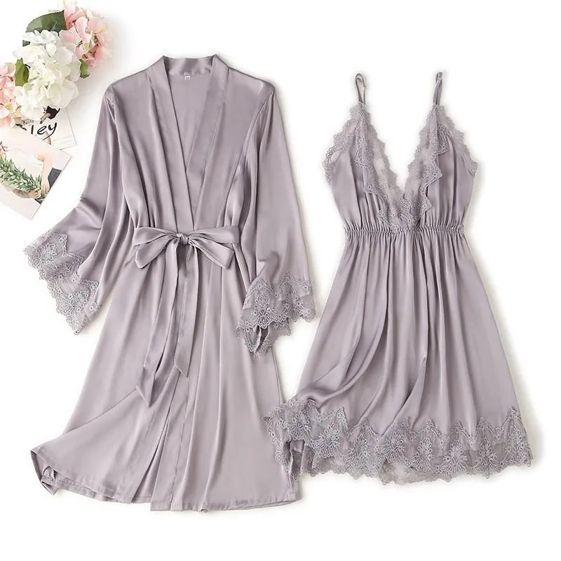 Peignoir élégant femme avec robe décolleté sexy Peignoir et bain