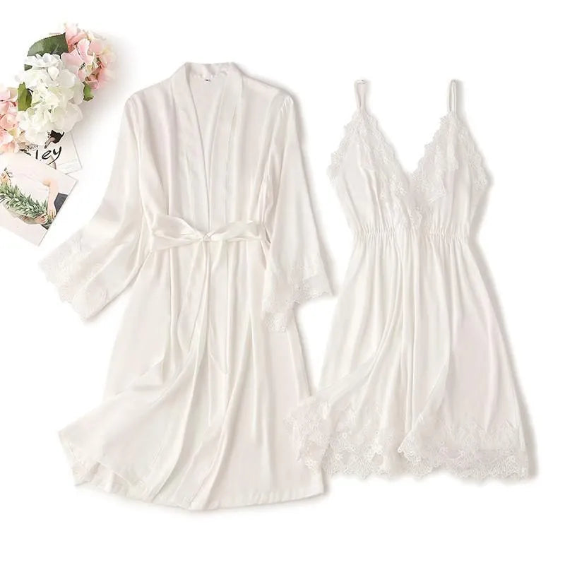 Peignoir élégant femme avec robe décolleté sexy Peignoir et bain