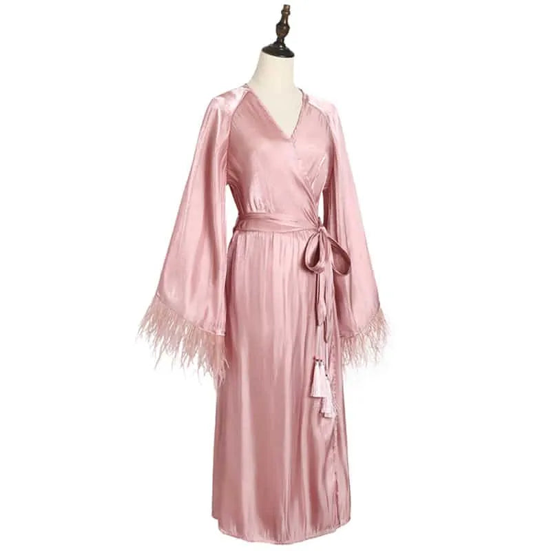 Peignoir élégant plumes pour lune de miel romantique Peignoir et bain