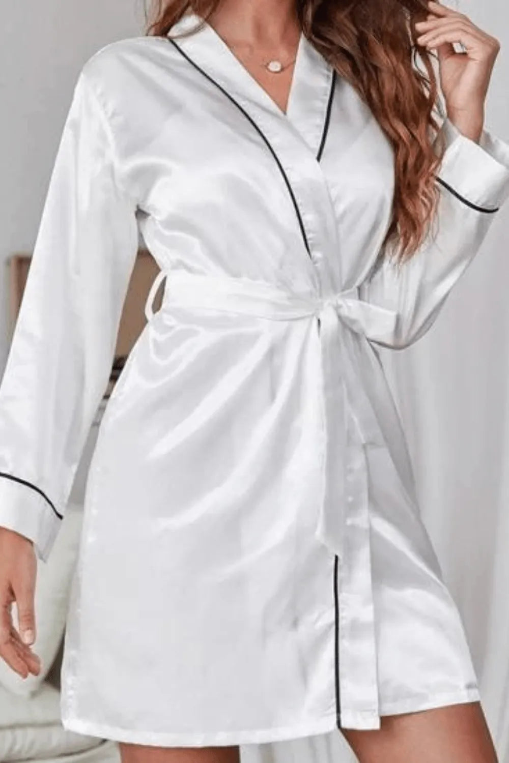 Peignoir élégant long pour une soirée glamour