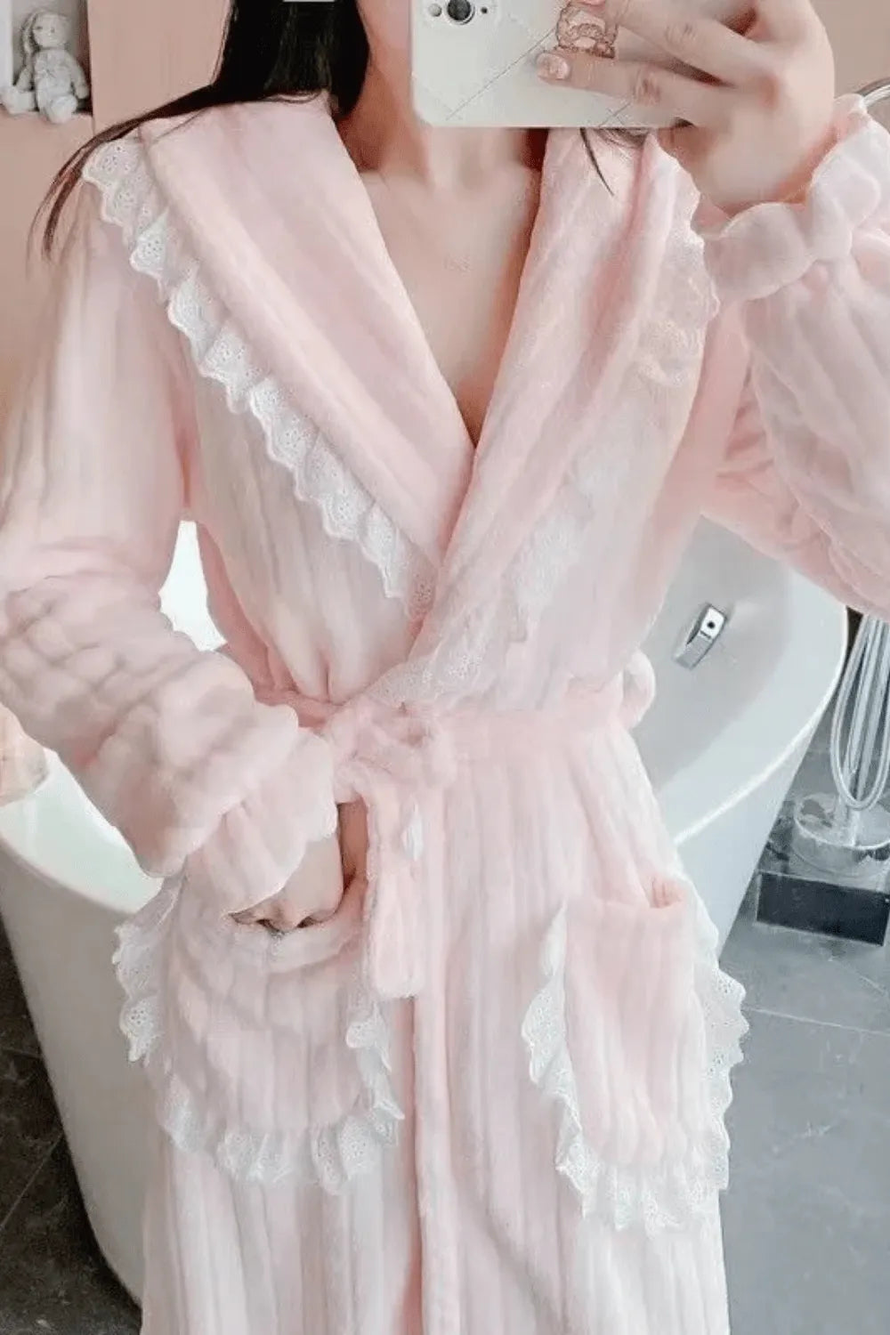 Peignoir élégant dentelle féminine pour soirée raffinée