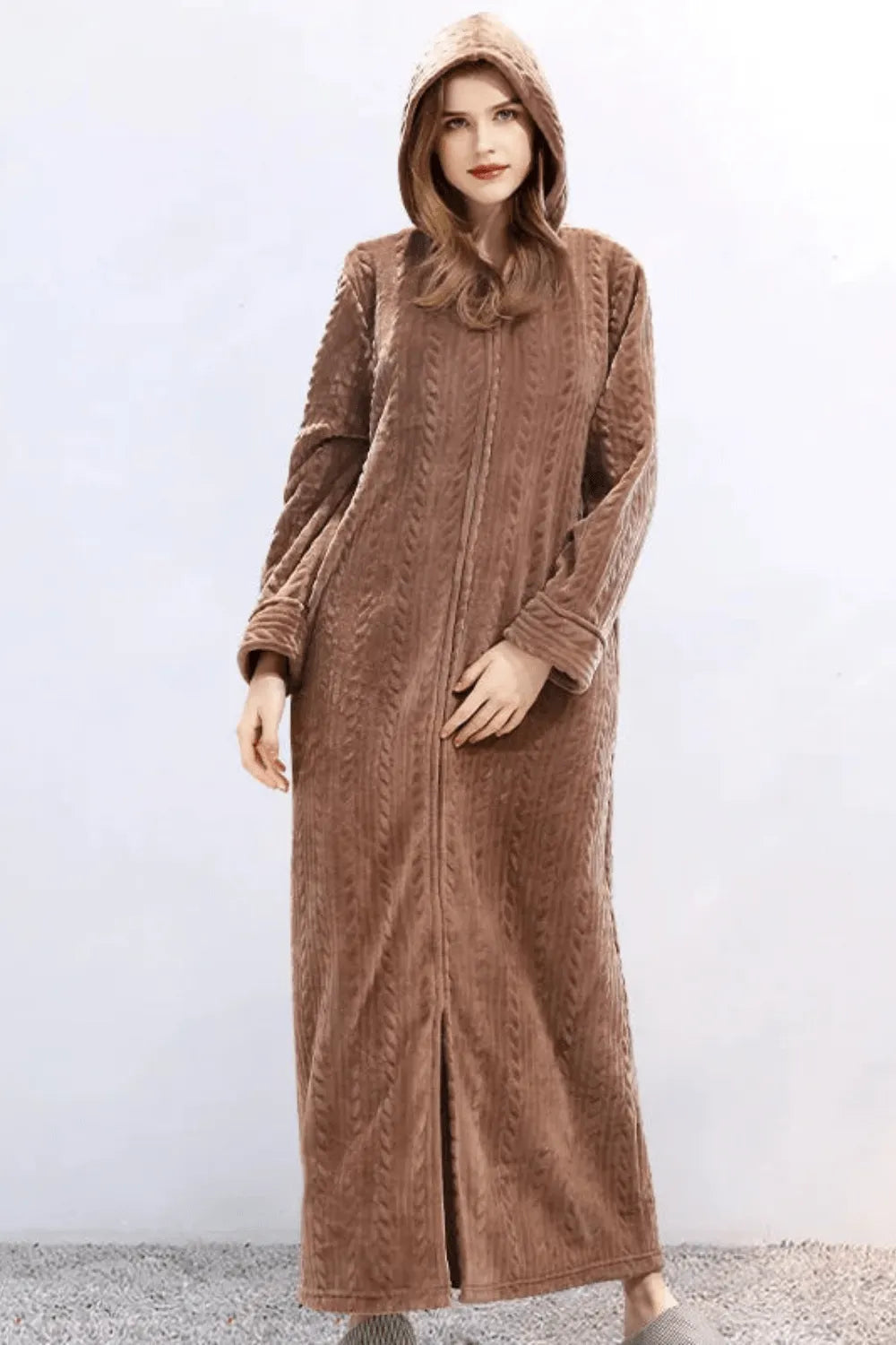 Peignoir à capuche zippé pour femme élégant