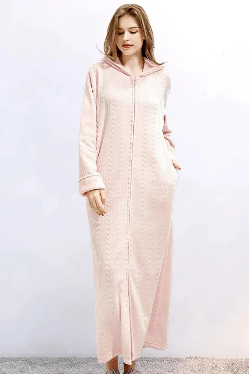 Peignoir à capuche zippé pour femme élégant
