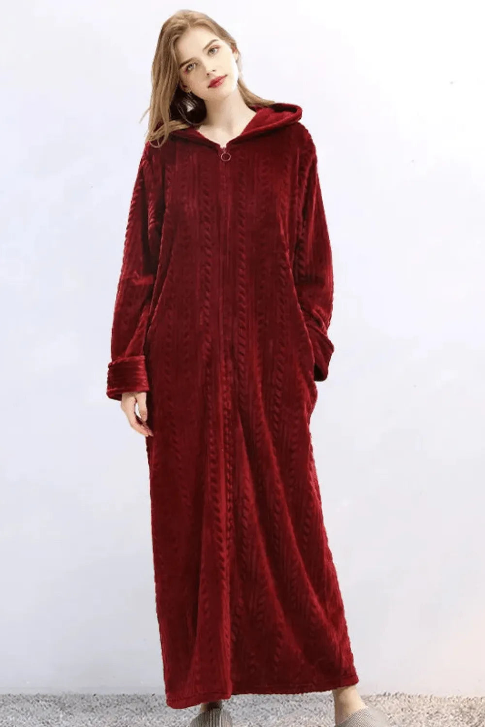 Peignoir à capuche zippé pour femme élégant