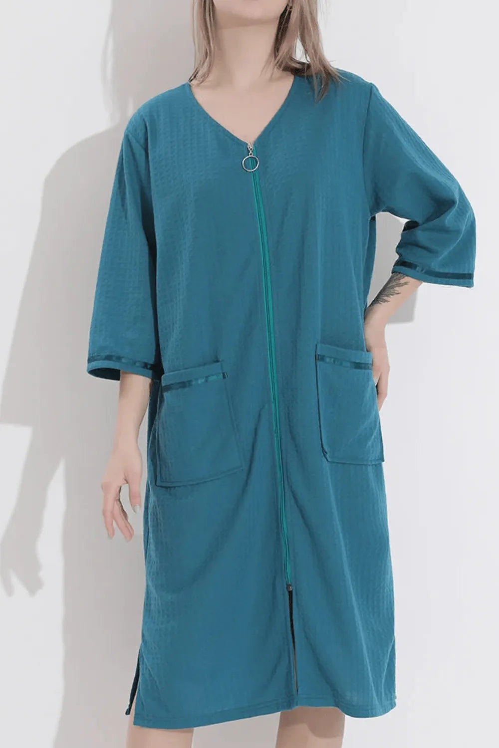 Peignoir zippé élégant pour détente à la maison