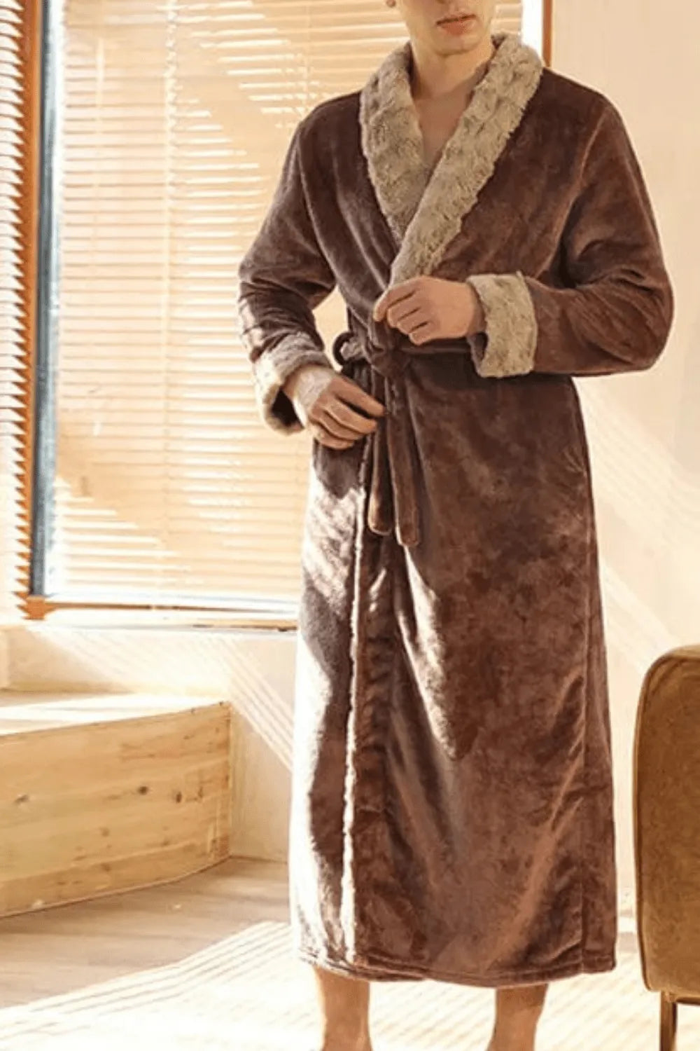 Peignoir long élégant pour homme après-bain