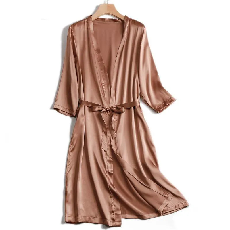 Peignoir mi-long élégant pour soirées cocooning Peignoir et bain