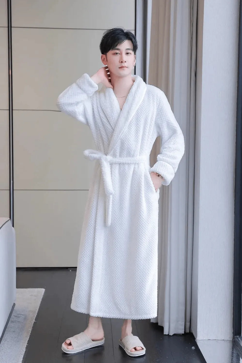 Peignoir élégant noir pour homme style classique