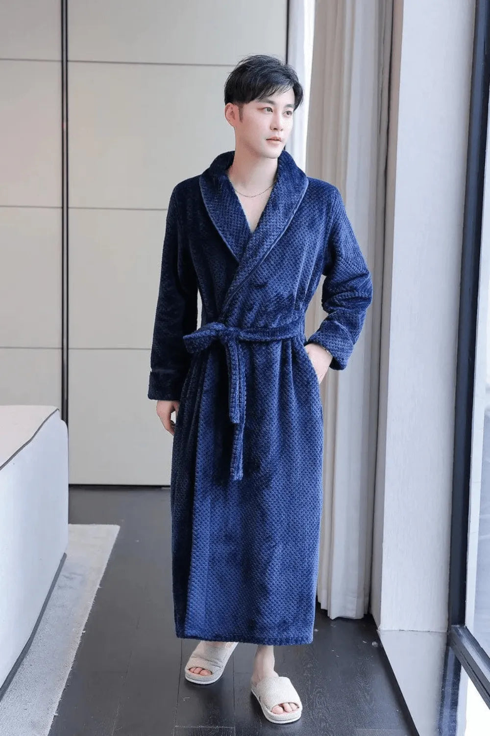 Peignoir élégant noir pour homme style classique