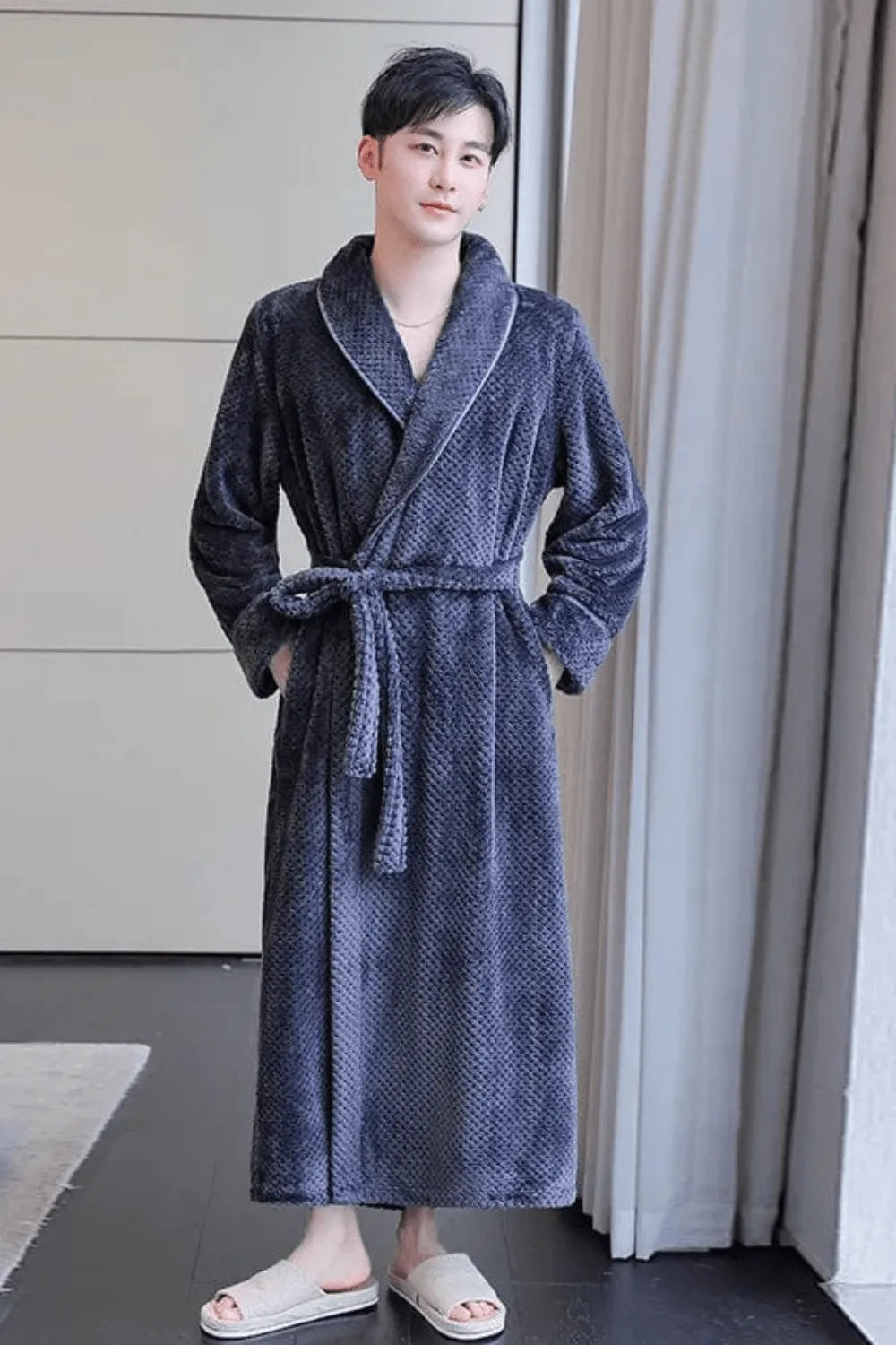 Peignoir élégant noir pour homme style classique