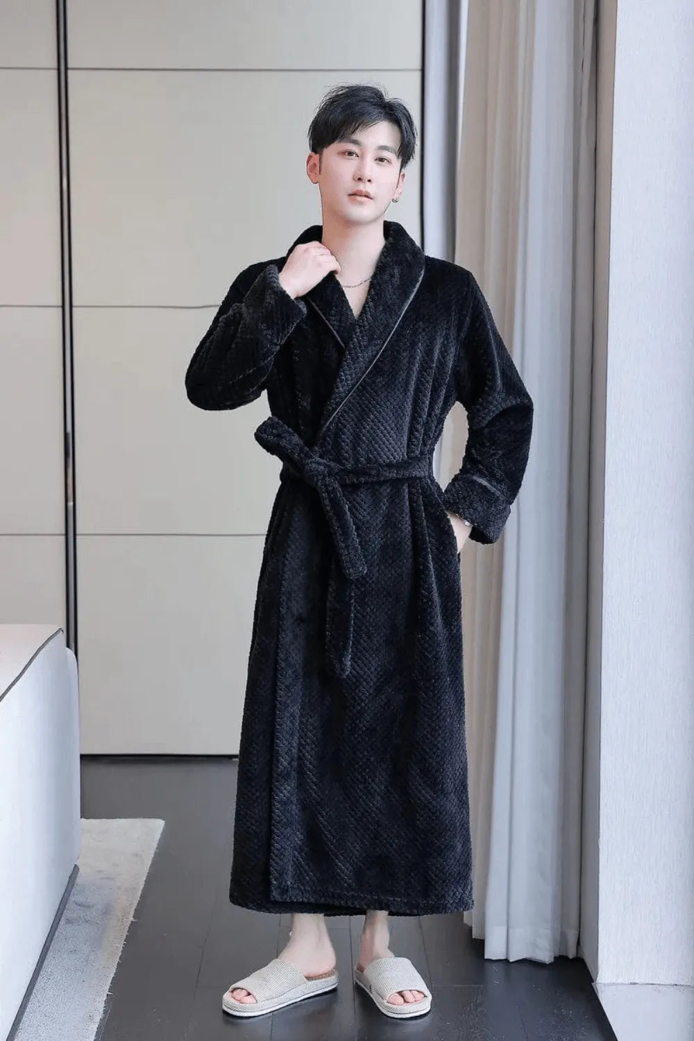 Peignoir élégant noir pour homme style classique