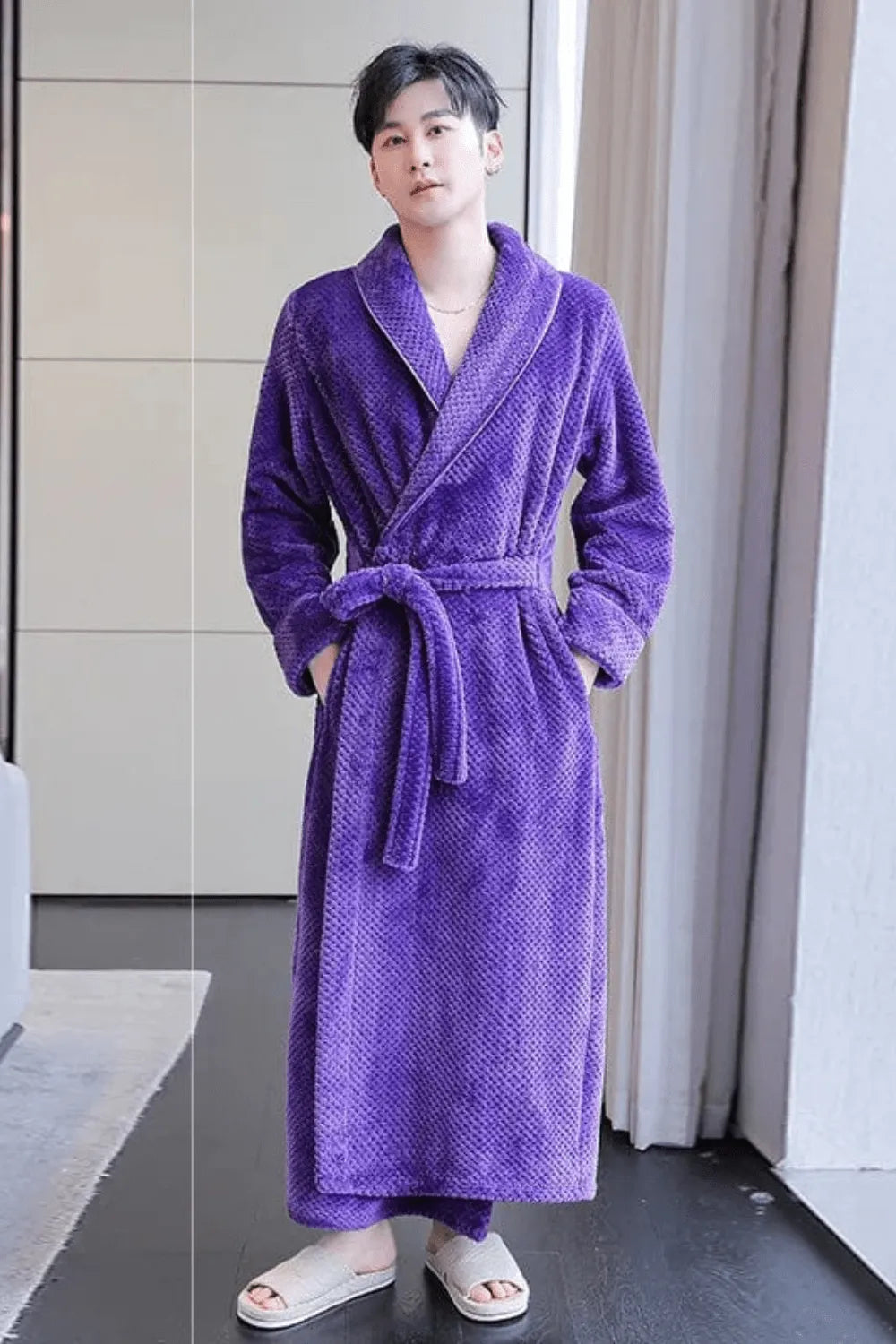 Peignoir élégant noir pour homme style classique