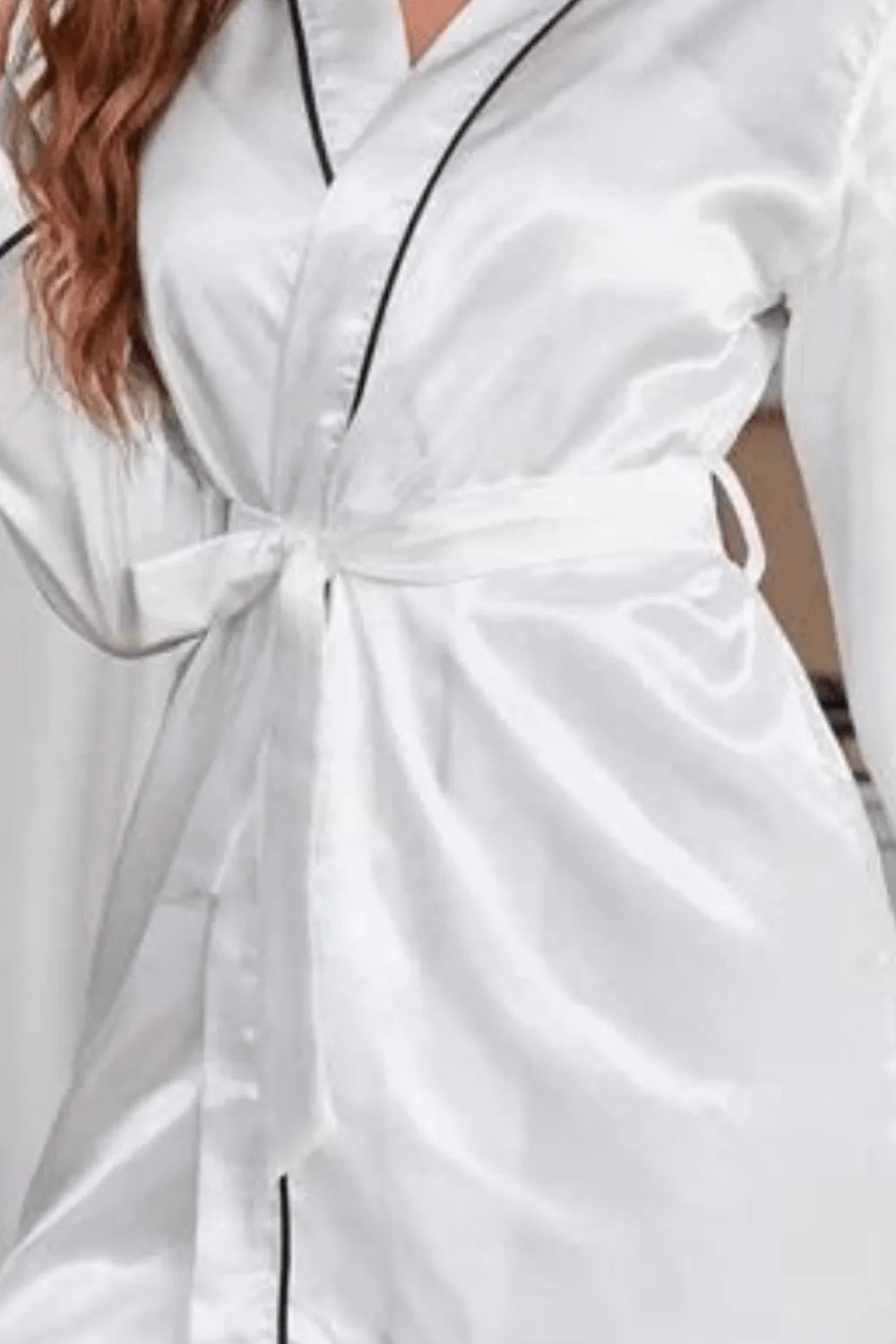 Peignoir élégant long pour une soirée glamour