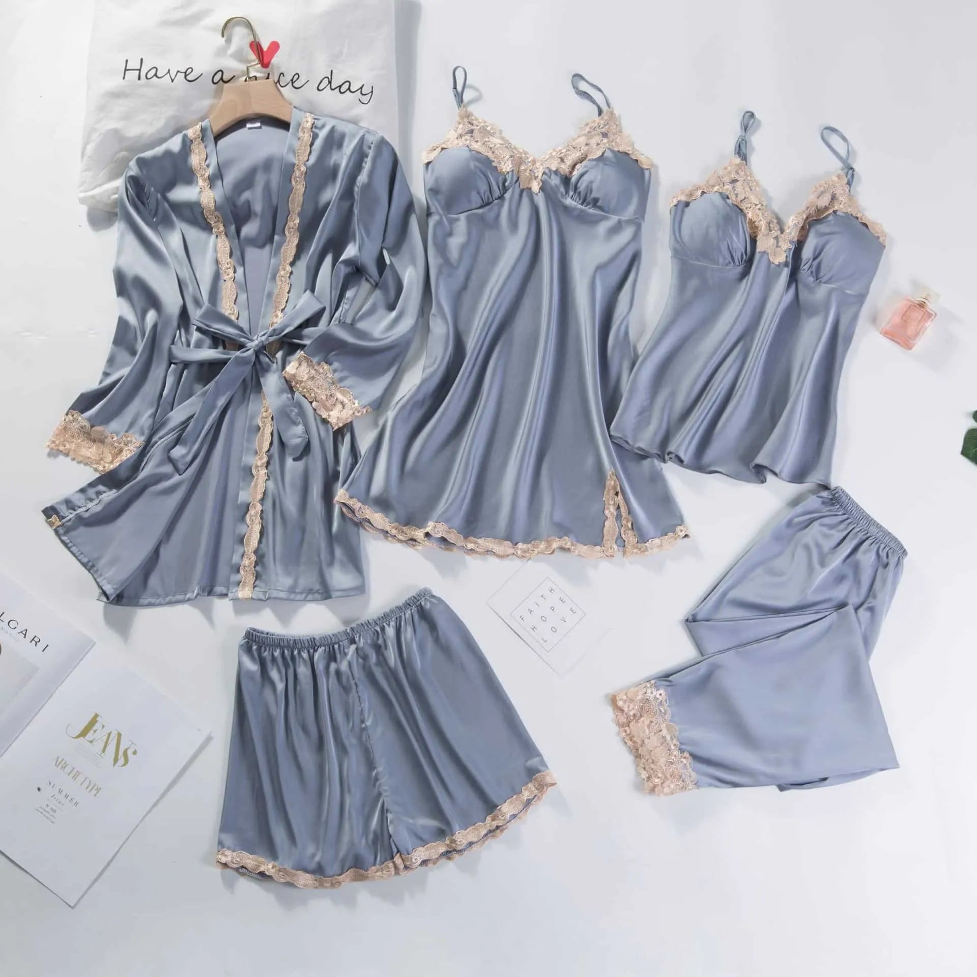 Peignoir vintage contrasté femme élégance rétro Peignoir et bain