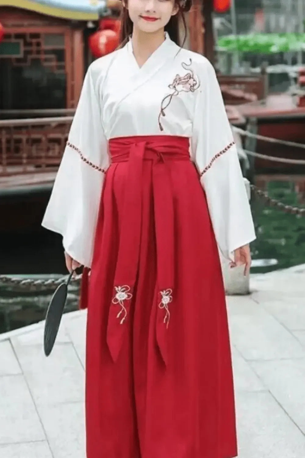 Kimono fleuri élégant pour femme ambiance japonaise